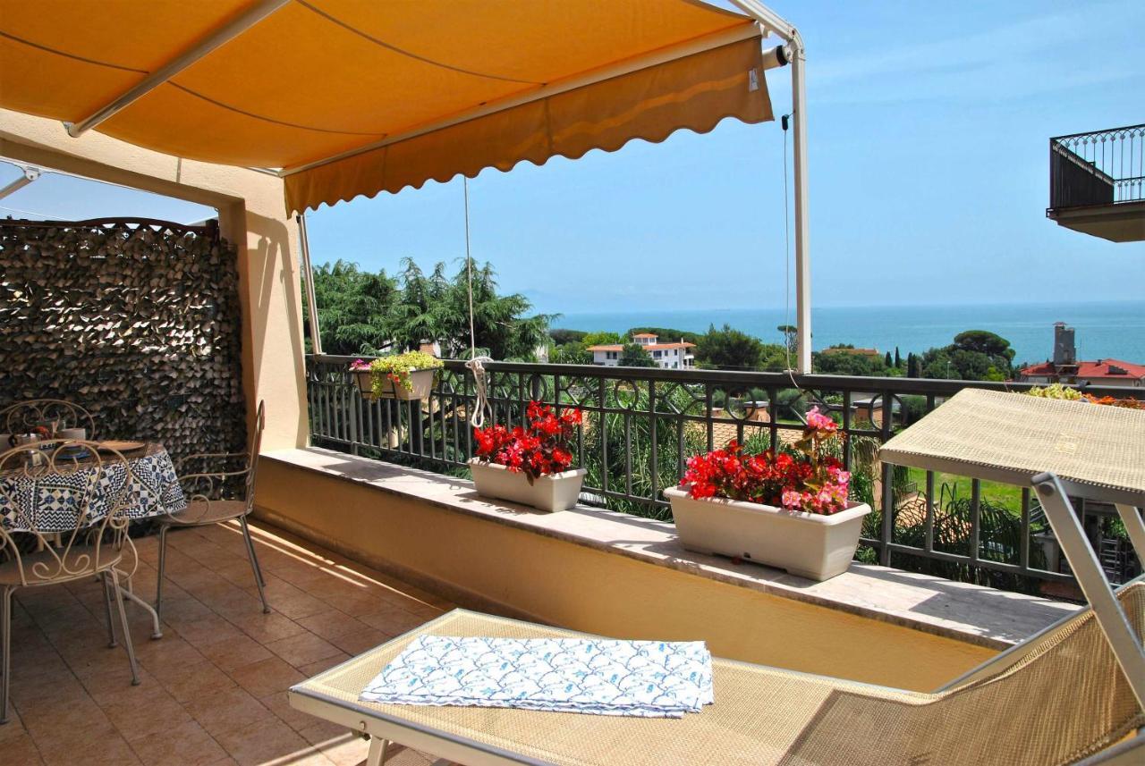 Ferienwohnung Casa Dinky Attico Con Terrazza Vista Mare Formia Exterior foto