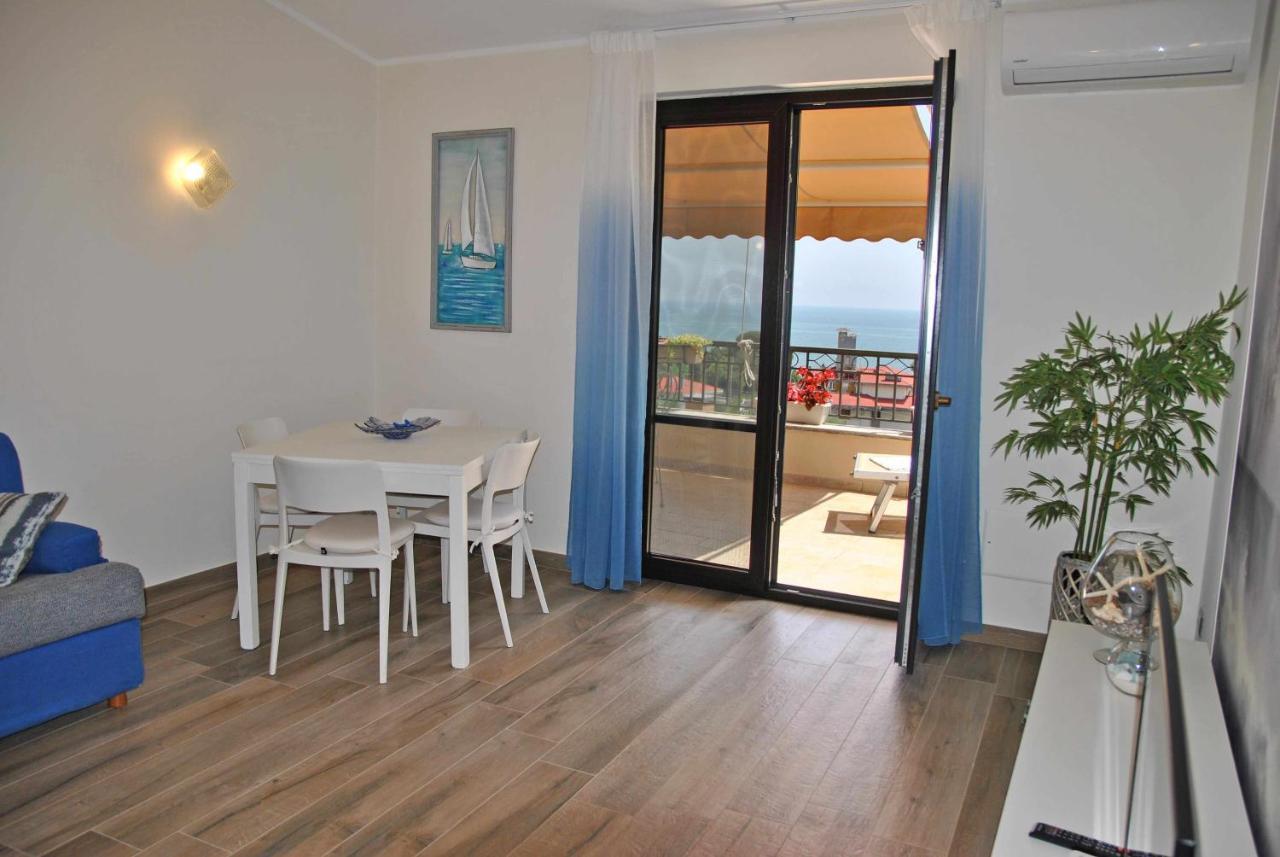 Ferienwohnung Casa Dinky Attico Con Terrazza Vista Mare Formia Exterior foto